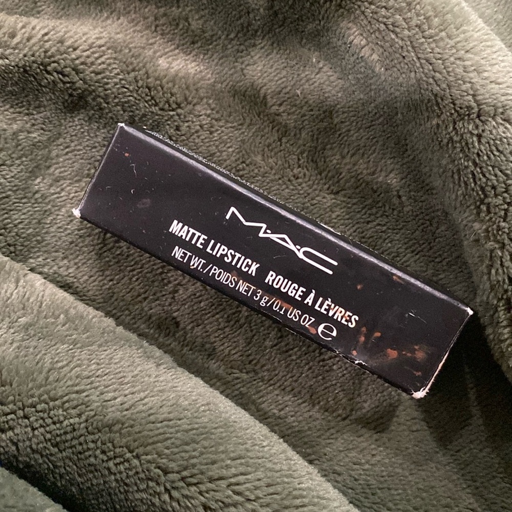MAC Cosmetics Matte Lipstick BRAND NEW in shade: VELVET TEDDY. A Staple lipstick
